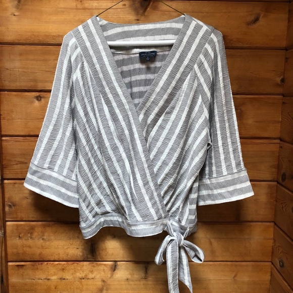 Lucky Brand Tops - Lucky Brand | tie front women's top sz.S